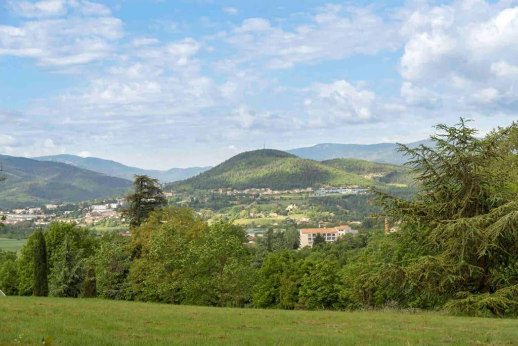 Agreable Maison De Village Avec Balcon Roiffieux エクステリア 写真